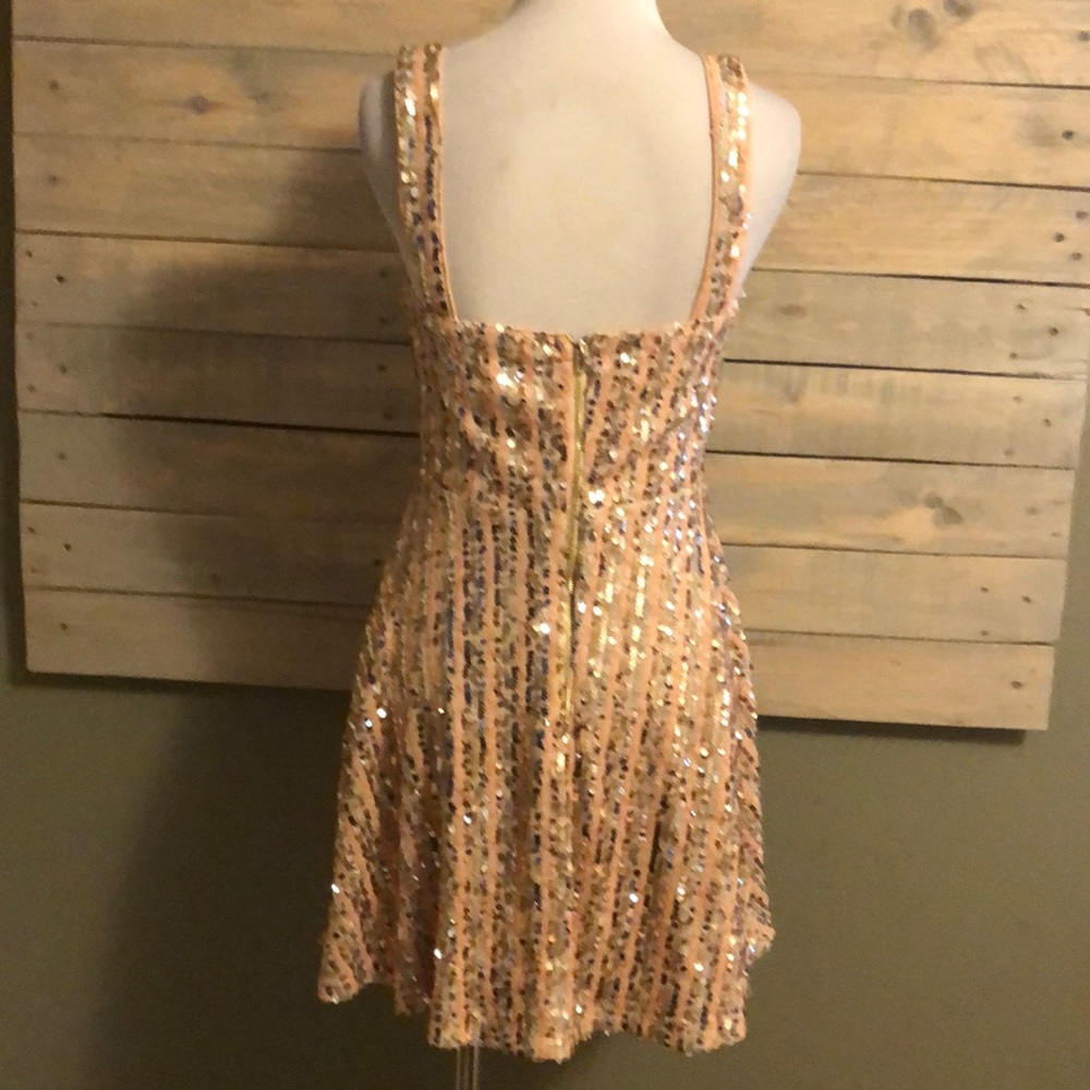 Lulu’s Dress - Picture 4 of 5